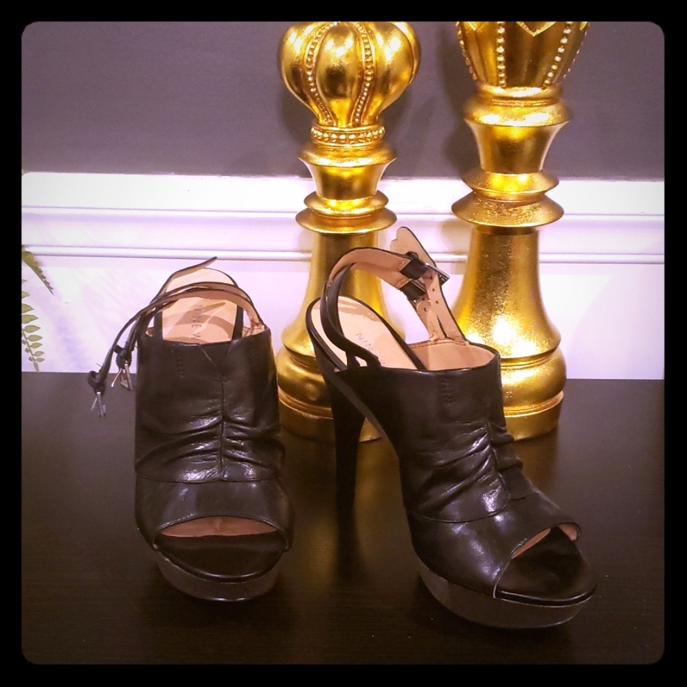 Nine west strappy black sandals